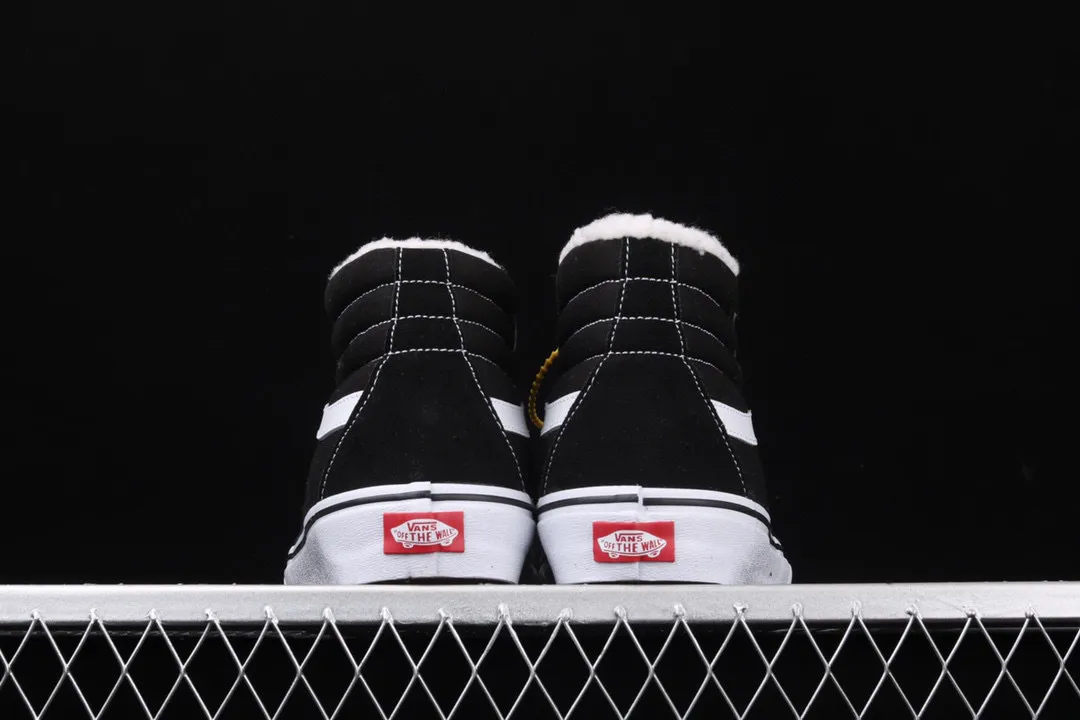 All categories Vans Vans series Vans Hi Vans high-top plus velvet Vans Sk8 Hi Vans classic winter plus velvet high-top casual sneakers VN000D5IB8C